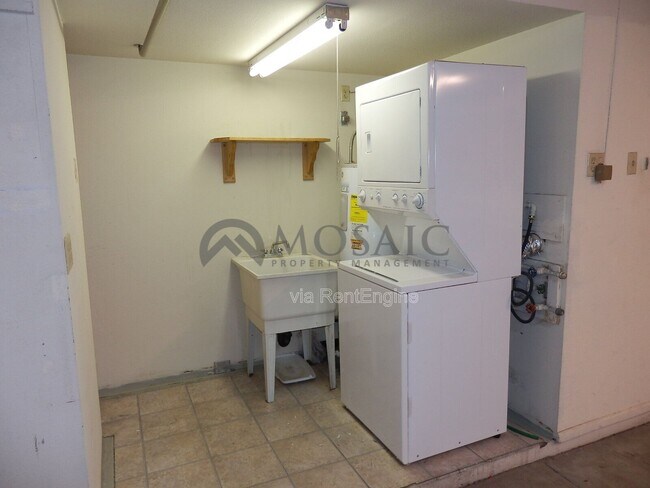 Building Photo - 4338 E Alta Mesa Ave