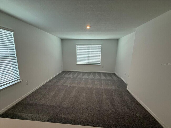 Building Photo - 3565 Dahlia Dr