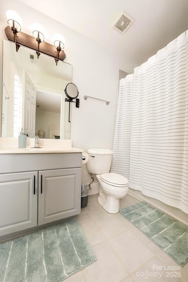 Building Photo - 3115 High Ridge Rd