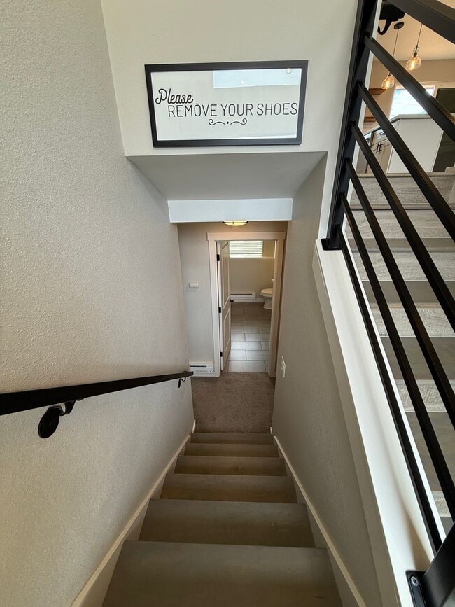 Building Photo - Renovated Ruston Home w/ Water View