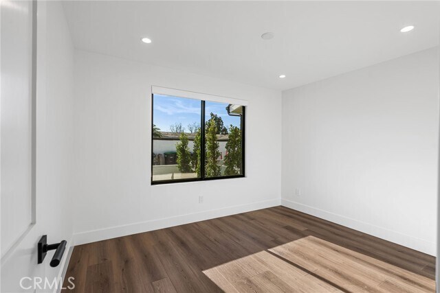 Building Photo - 251 Costa Mesa St