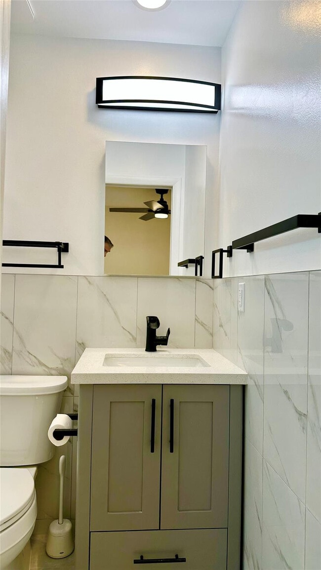 Building Photo - 1145 NE 17th Way