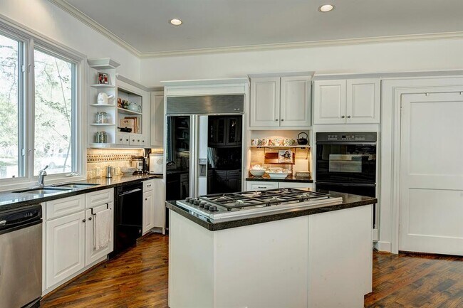 Building Photo - 3783 Carlon St