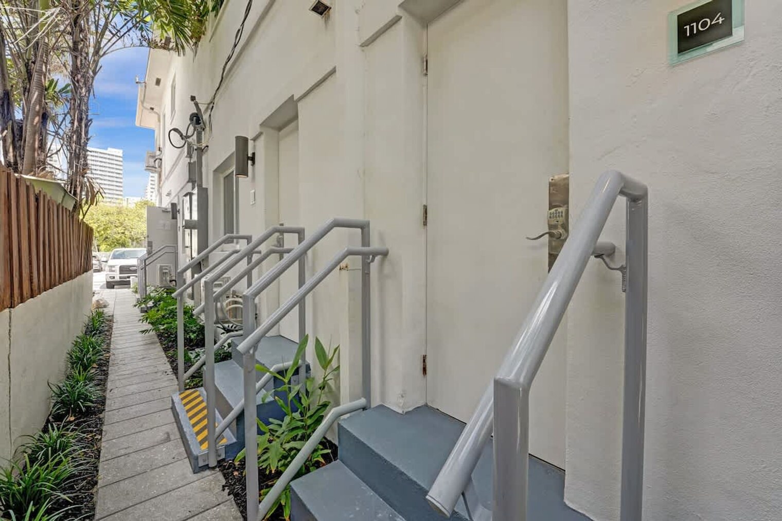Building Photo - 3020 Seville St