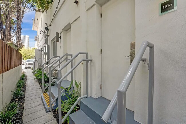 Building Photo - 3020 Seville St