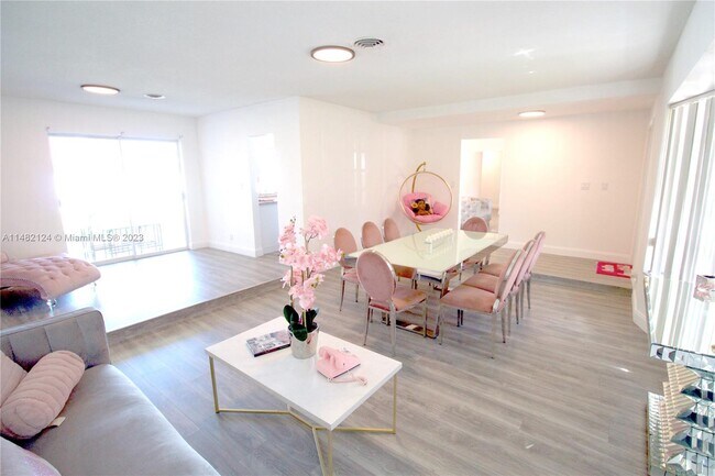 Building Photo - 4709 Washington St