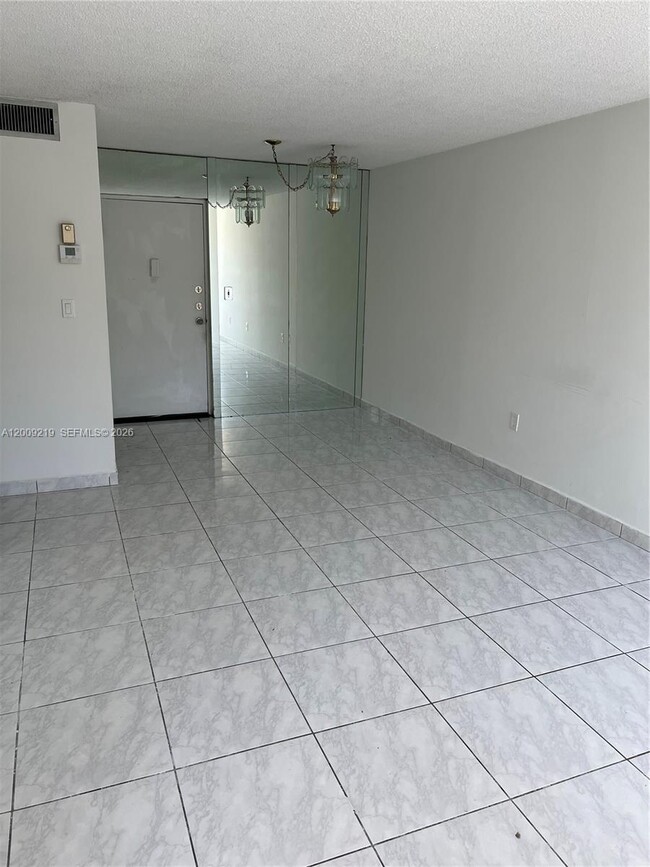 Building Photo - 250 180th Dr