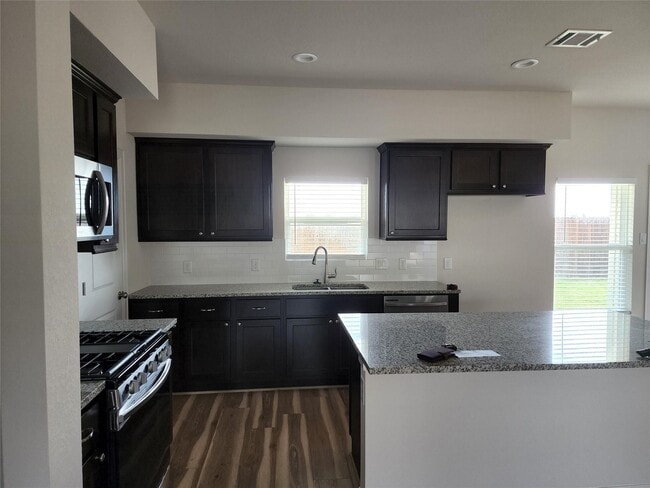 Building Photo - 1605 La Delle St