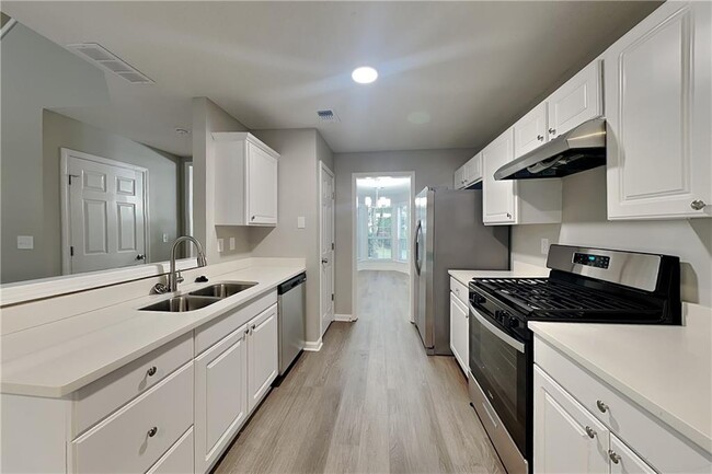 Building Photo - 3206 Claybrooke Dr NE