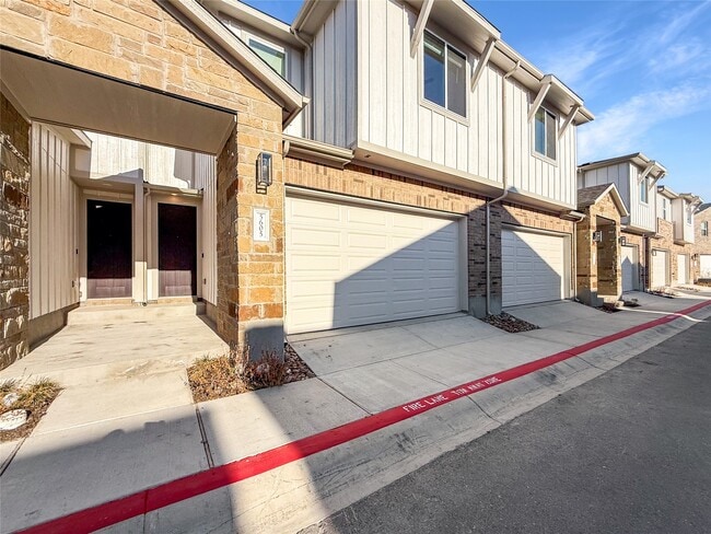 Building Photo - 5605 Mobeetie Lp