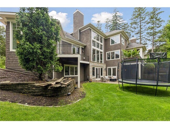 Building Photo - 15700 Portico Dr