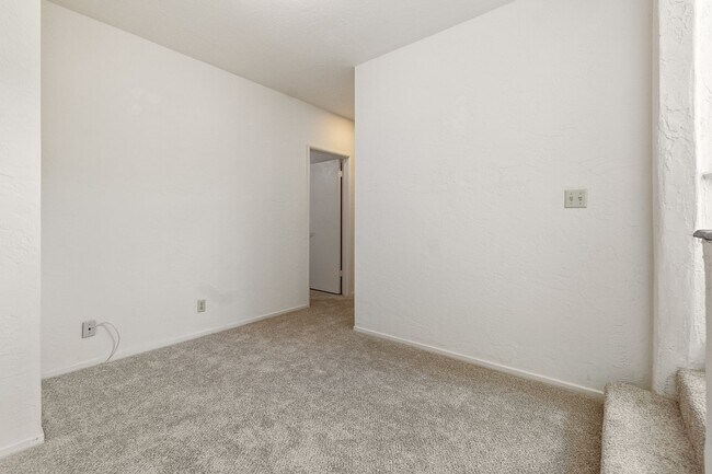 Building Photo - Ocean View Prime Location