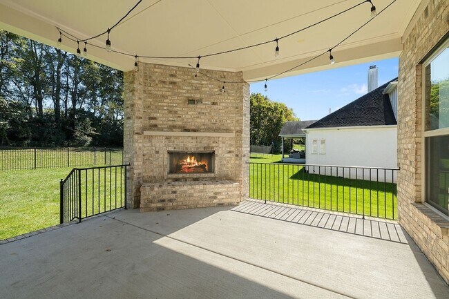 Building Photo - 4155 Old Light Cir