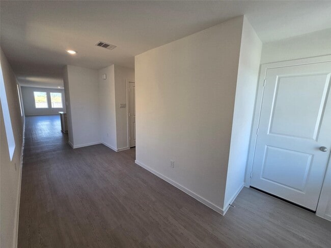 Building Photo - 18658 Periwinkle Brk Dr