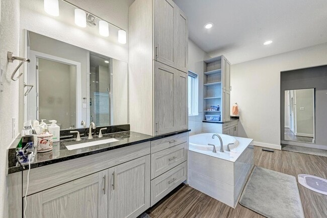 Building Photo - 92 Sierra Mosca Trl