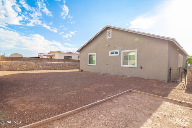 Building Photo - 4980 Rose Elise St