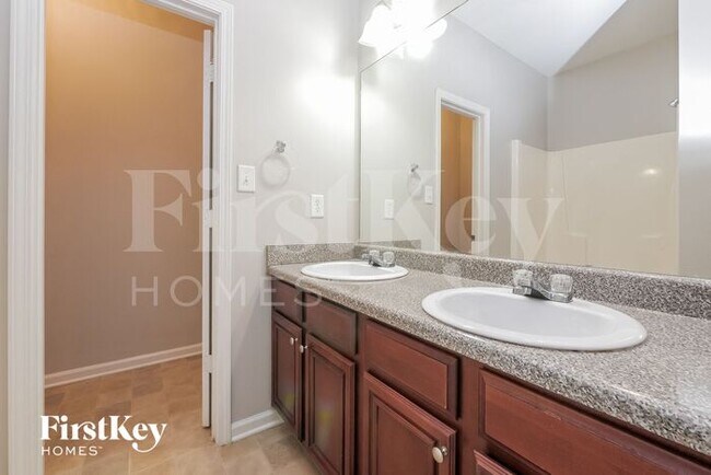 Building Photo - 5052 Pioneer Pkwy