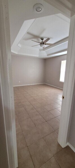Building Photo - 624 DFW Dr