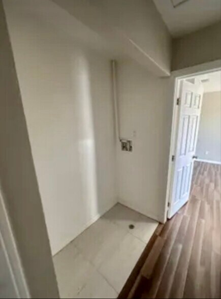 Building Photo - 283 Riverview Way