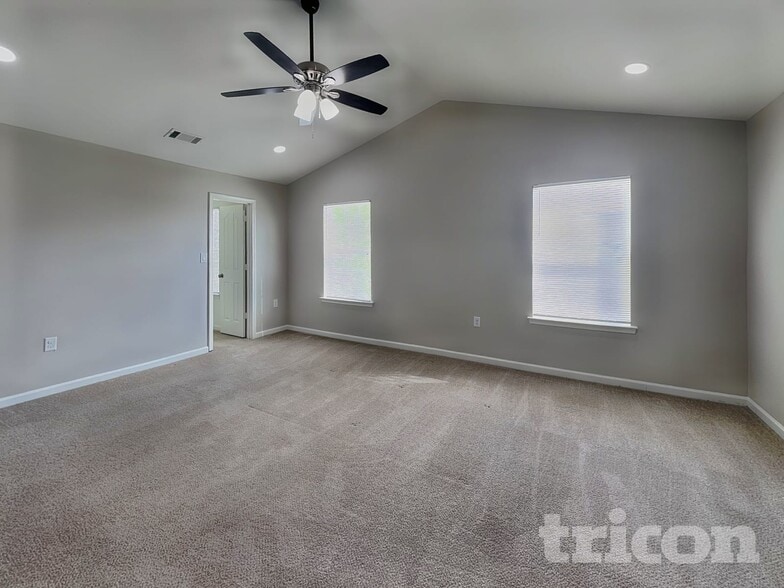 Building Photo - 4936 Broad Leaf Ct