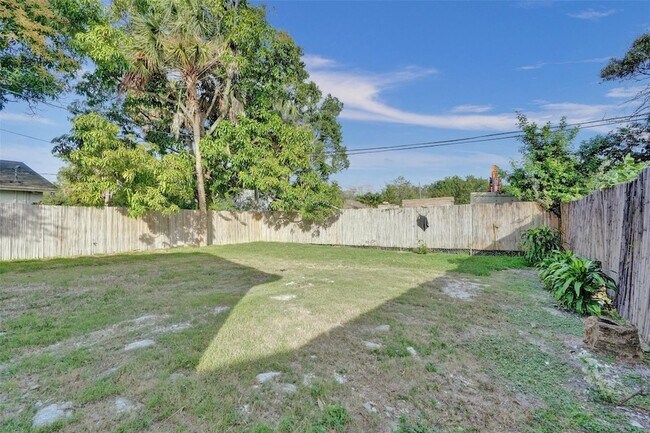 Building Photo - 512 NW 15th Terrace