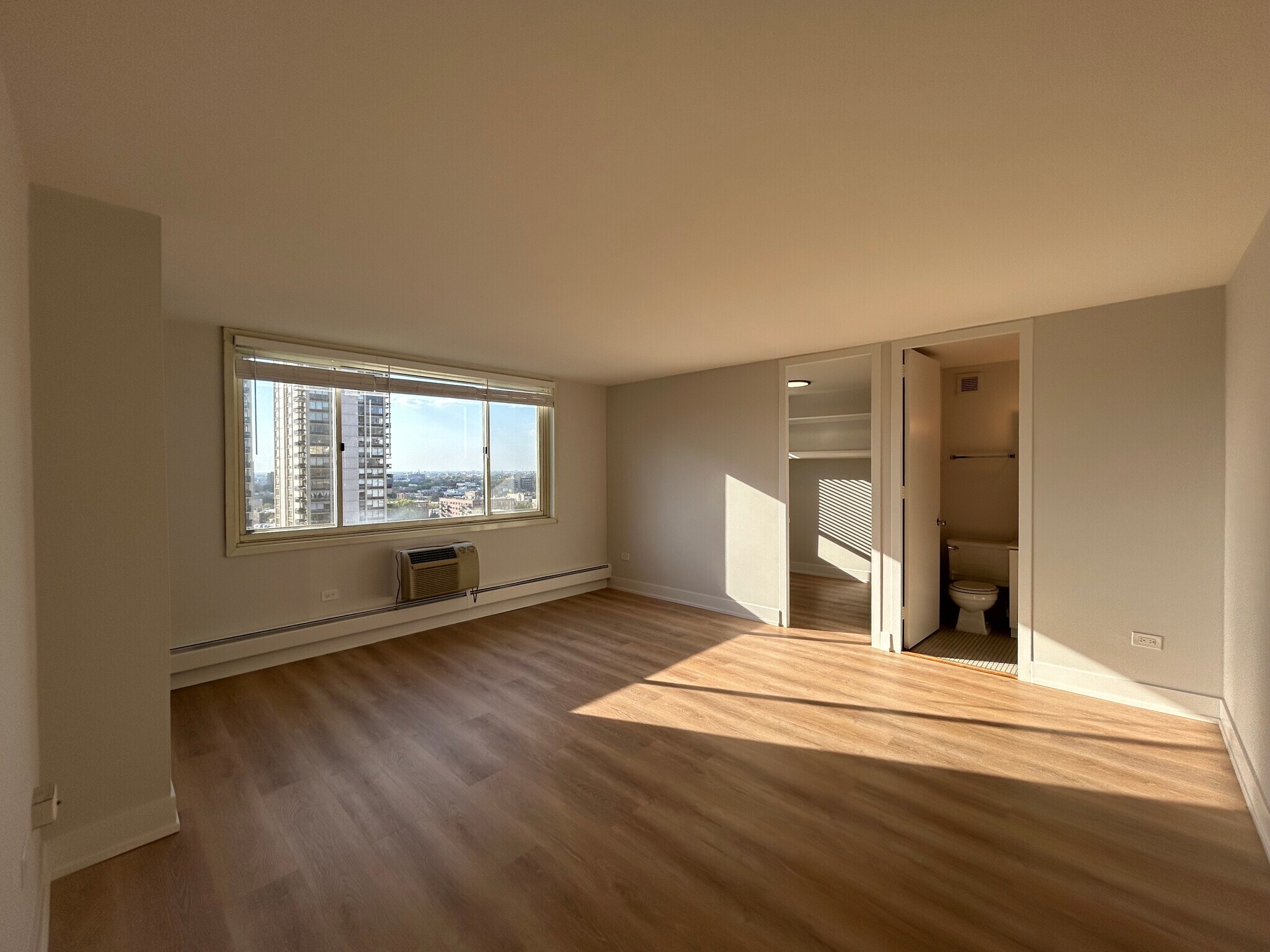 Building Photo - 1350 N Dearborn St