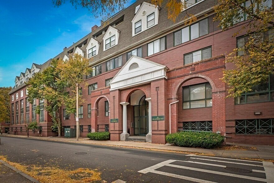 Building Photo - 59 Brainerd Rd