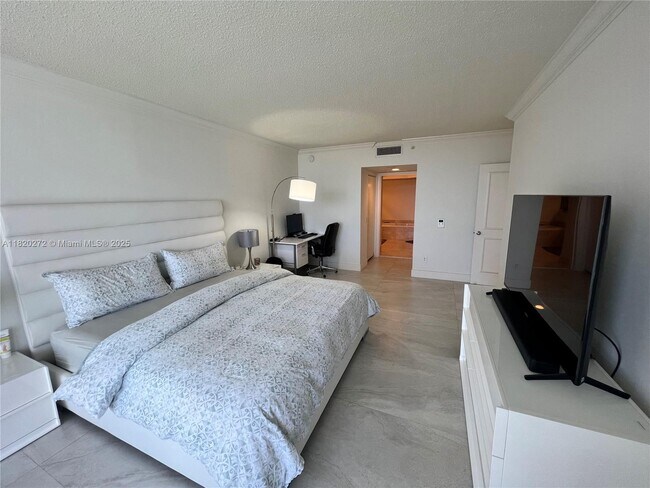 Building Photo - 21055 Yacht Club Dr