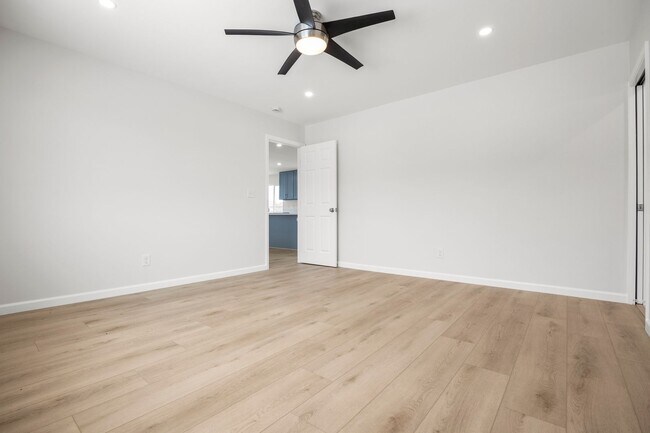 Building Photo - AVAILABLE NOW...BRAND NEW 3 BEDROOM 2 BATH