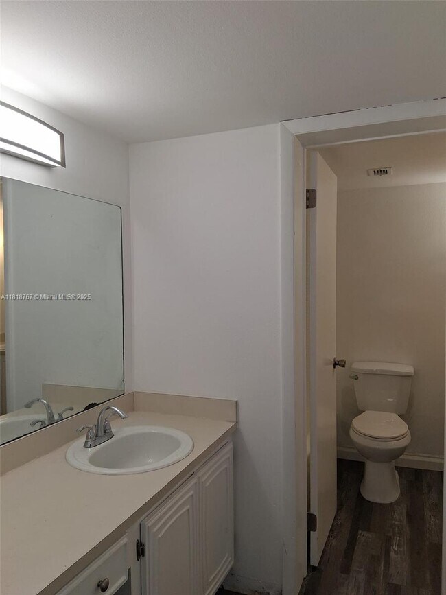 Building Photo - 492 NW 165th St