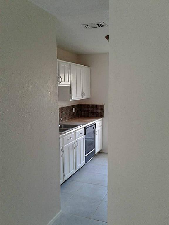Building Photo - 9610 Wellsworth Dr