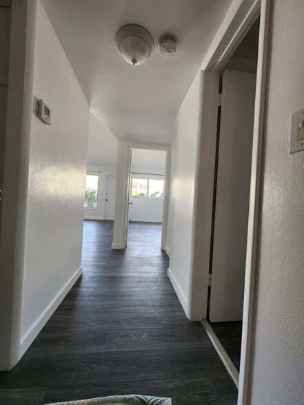 Building Photo - 1400 NE 169th St