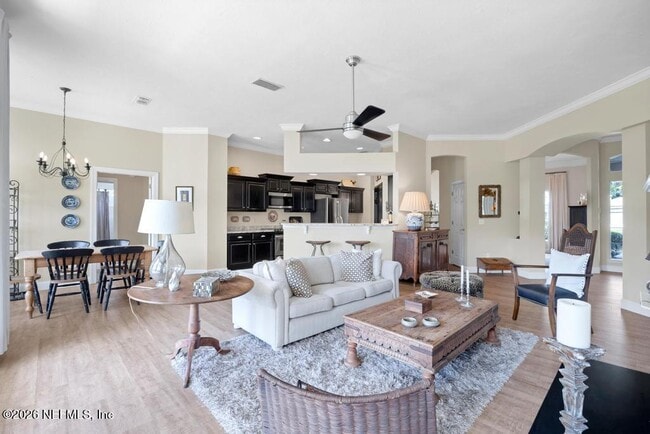 Building Photo - 137 Oak View Cir