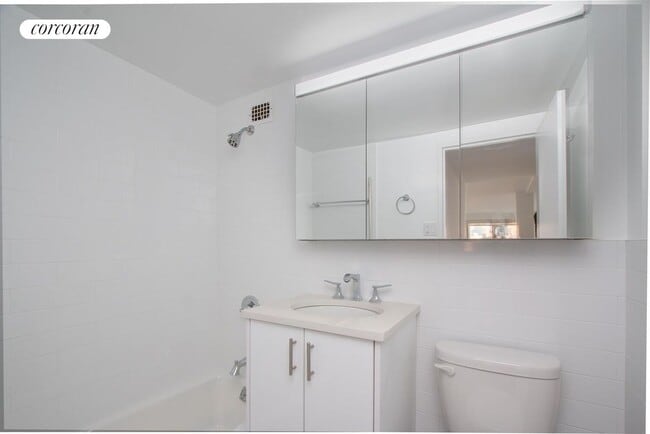 Building Photo - 177 E 75th St