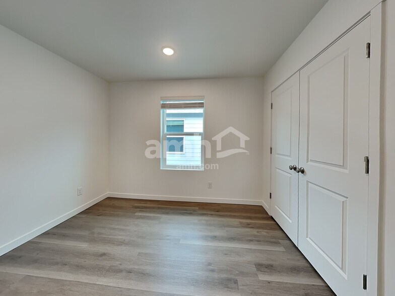 Building Photo - 5132 Turnstone St SE