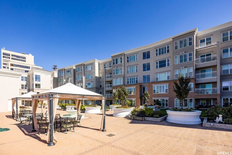 Building Photo - 3075 Kennedy Dr