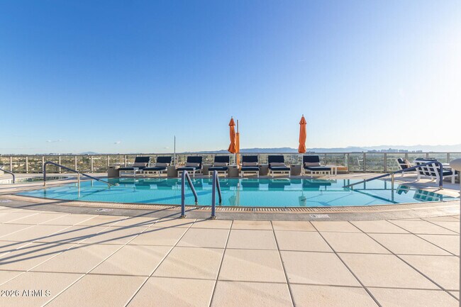 Building Photo - 2211 E Camelback Rd