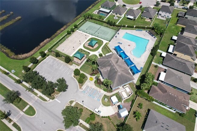 Building Photo - 7862 Carriage Pointe Dr