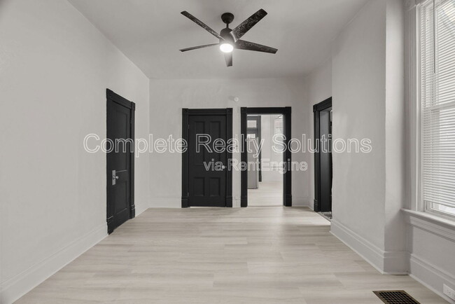 Building Photo - 4038 California Ave