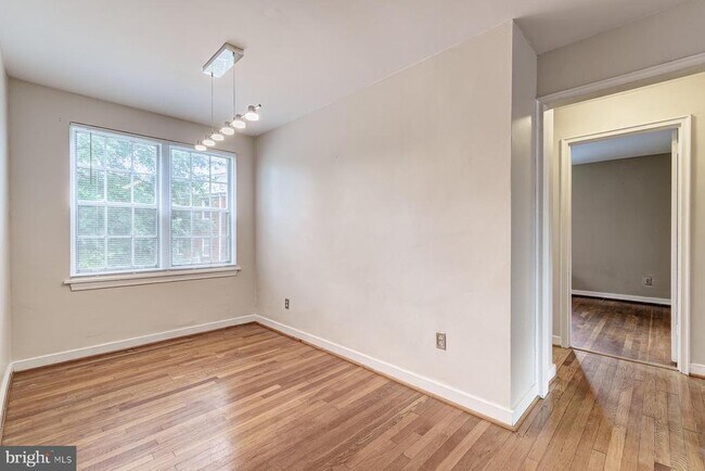 Building Photo - 109 E Glebe Rd