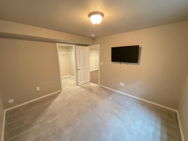 Building Photo - 4 Bedroom Home Available Near Marksheffel ...