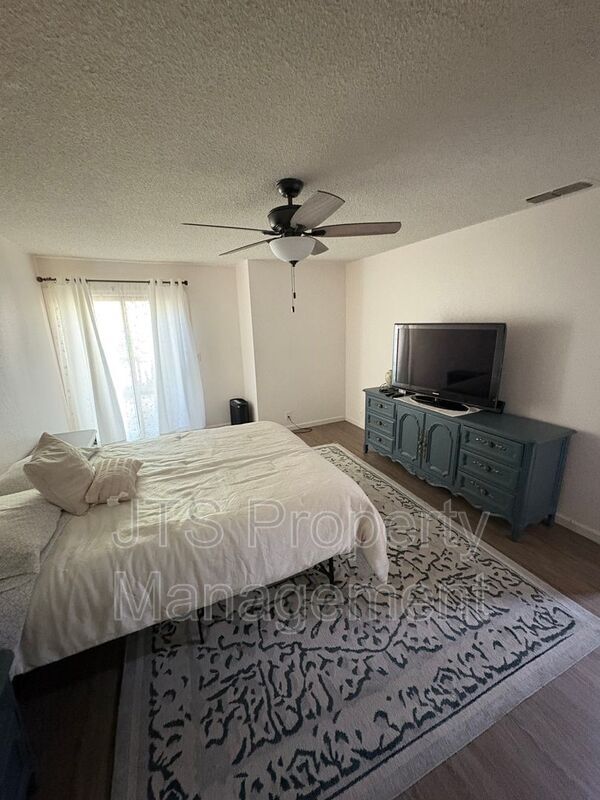 Building Photo - 6913 Navarro Ct