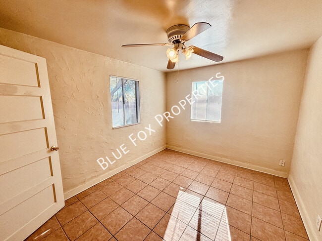 Building Photo - 3707 E Glenn St