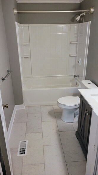 Bathroom - 625 Sunset Dr