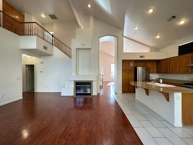 Building Photo - RHODES RANCH