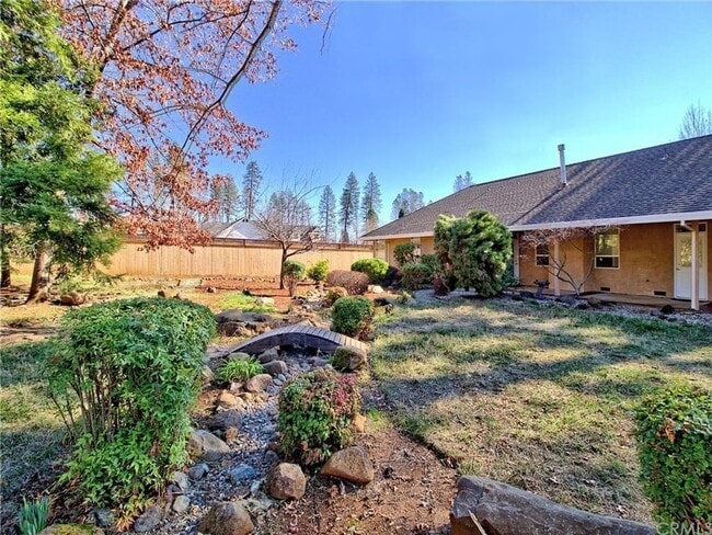 Building Photo - 1865 Vineyard Dr