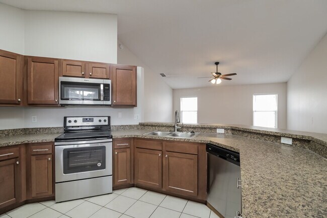 Building Photo - 2833 Picadilly Cir