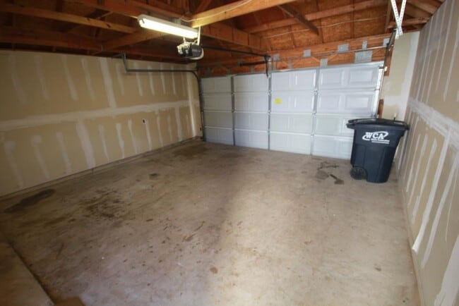 Building Photo - 6418 Mountain Pines Ln