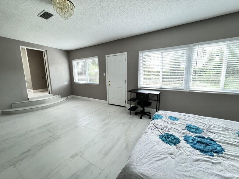 Building Photo - 5262 Tulane Ave