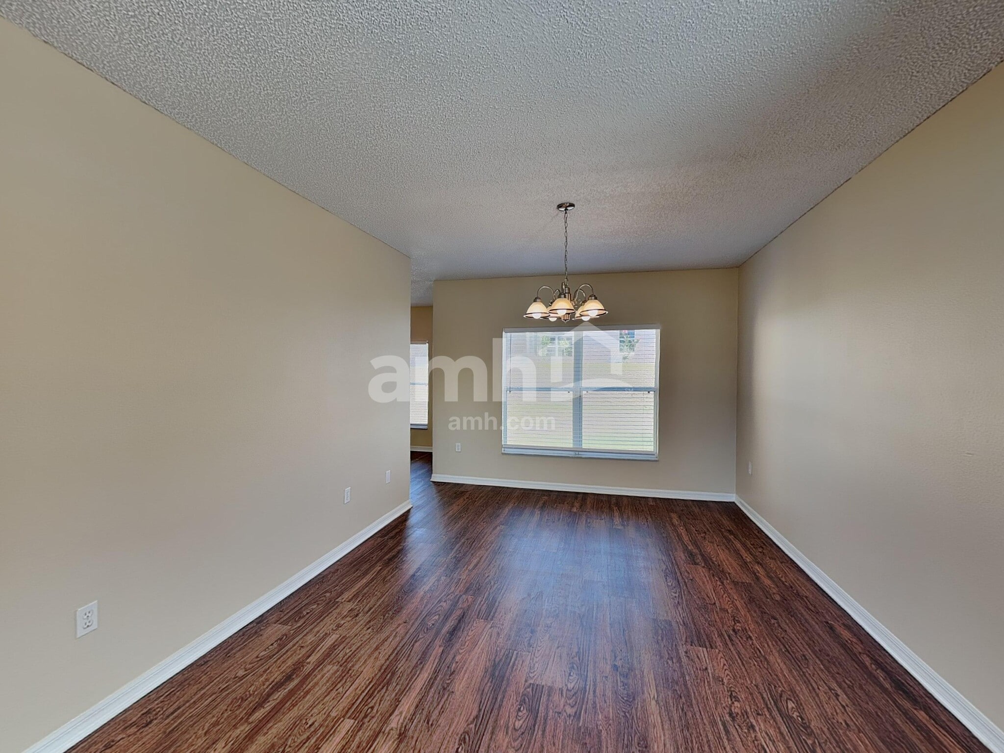Building Photo - 330 Salmon Ct